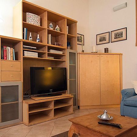 Elegant Apartment In Sant'Ambrogio Milan Bagian luar foto