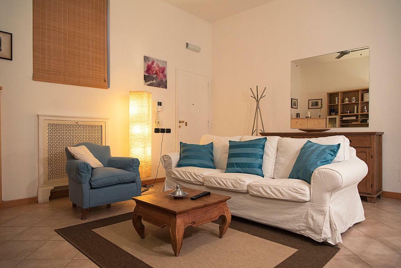 Elegant Apartment In Sant'Ambrogio Milan Bagian luar foto