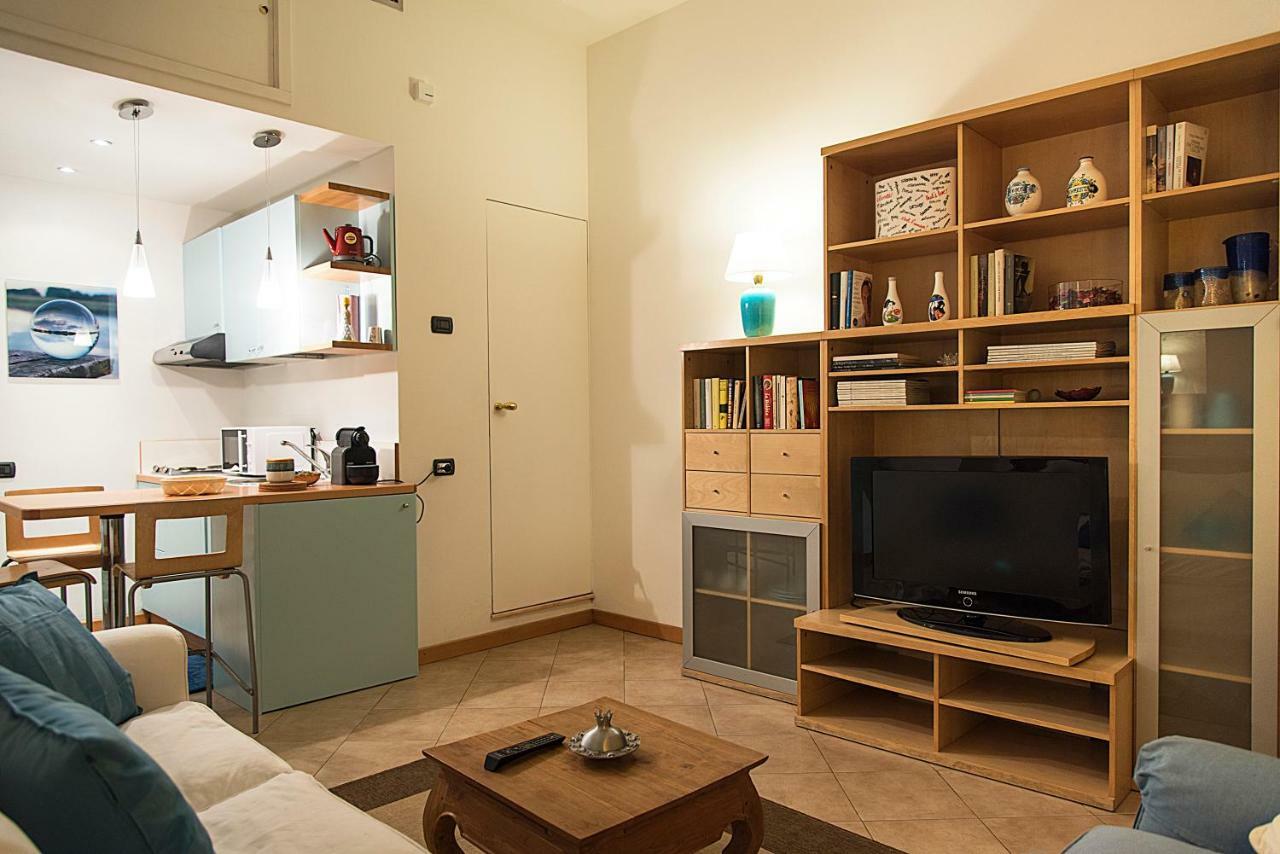 Elegant Apartment In Sant'Ambrogio Milan Bagian luar foto
